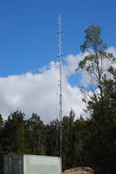 Picture showing the Shipping Container Flight Brothers T9255 Tower RFI BA40 VHF Antenna Array and link antennas